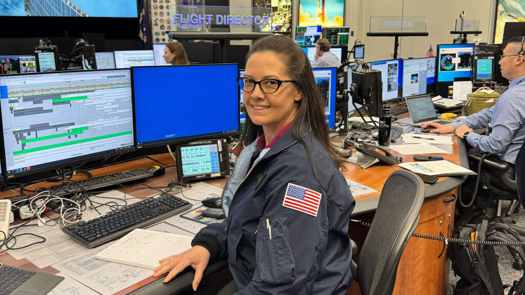 Mission Control 'members only': NASA flight directors don new jacket