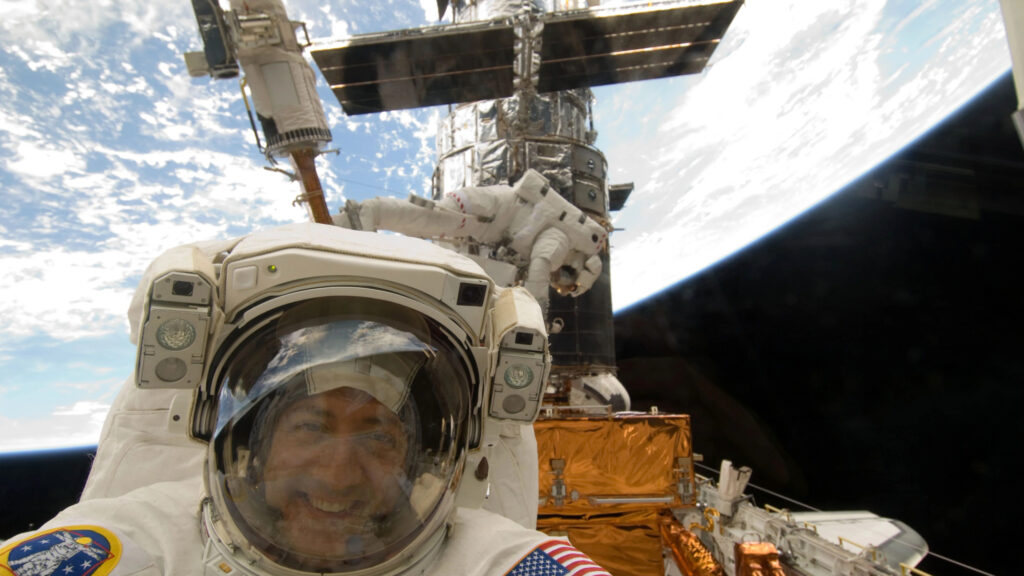 Could astronauts visit the Hubble Space Telescope again?