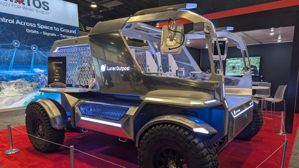 Lunar Outpost unveils sleek new 'Eagle' moon rover (photos)