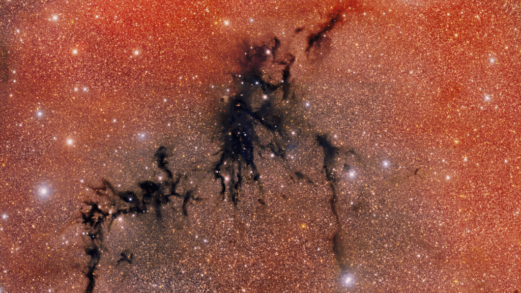 Astronomers gaze into 'dark nebula' 60 times the size of the solar system (video)