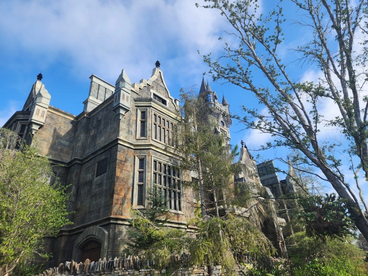 Dark Universe – Your Guide to the Land of Classic Monsters in Universal’s Epic Universe!