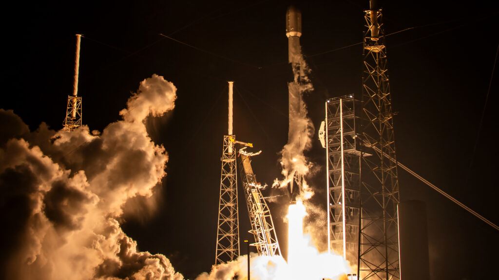 SpaceX launches 23 Starlink satellites to orbit on brand-new Falcon 9 rocket after abort (video, photos)