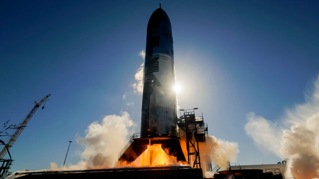 SpaceX fires up Starship spacecraft again ahead of 9th test flight  (video, photos)