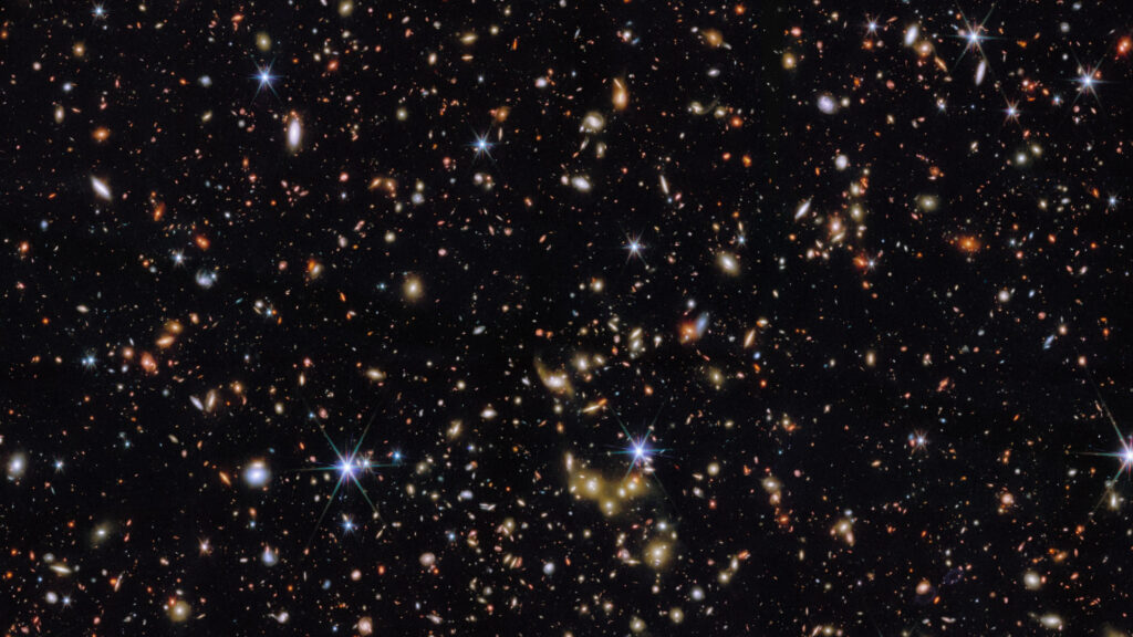 James Webb Space Telescope captures thousands of galaxies in a cosmic 'feast' (image)