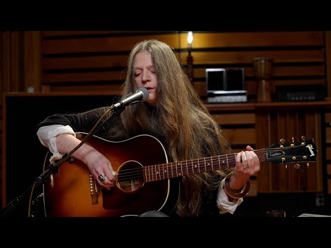 Meg Baird – Through Eyes And Glass (Live on KEXP)