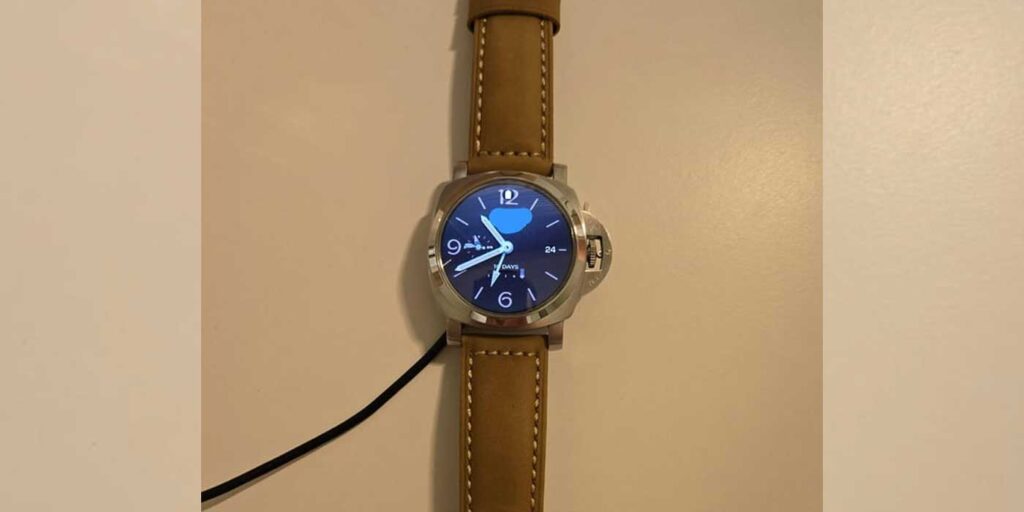 Someone modded their Galaxy Watch to look like a Panerai, and it only cost $1,200