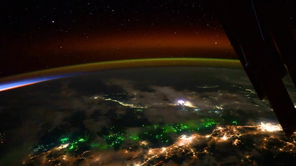 NASA astronaut aboard ISS captures colorful aurora in time-lapse footage of Earth from space (video)