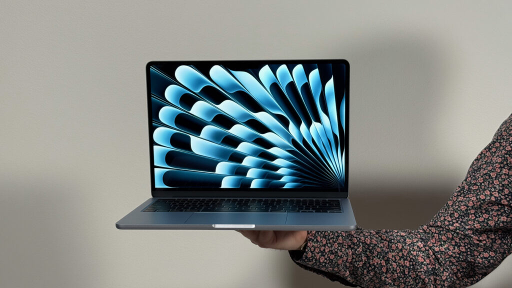 Apple was right to 'pull' its cringey, odd, and unnecessary 'Convince your Parents to Get you a Mac' ad