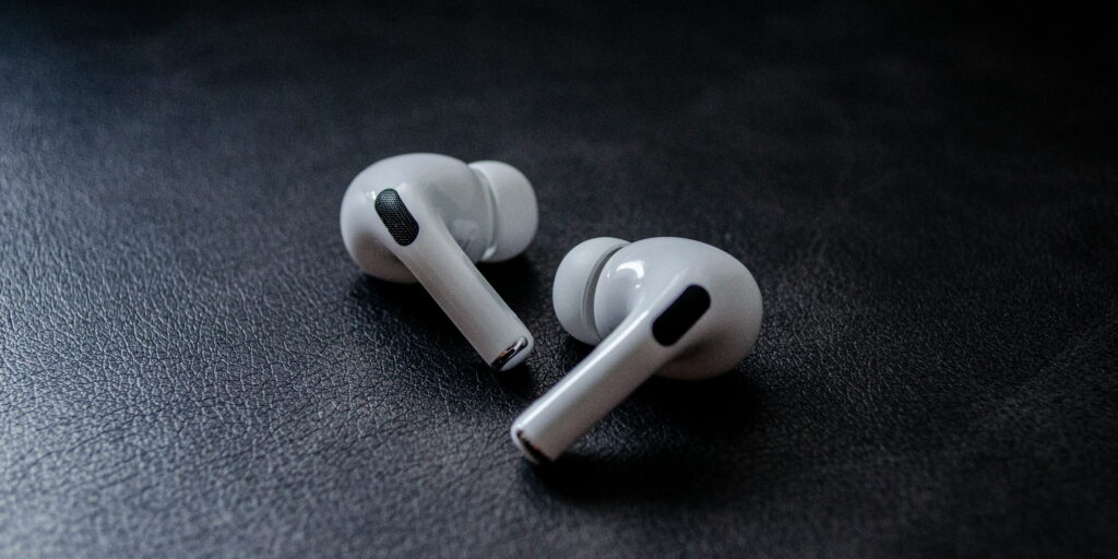 New AirPods Pro 2 beta firmware available with iOS 26 features