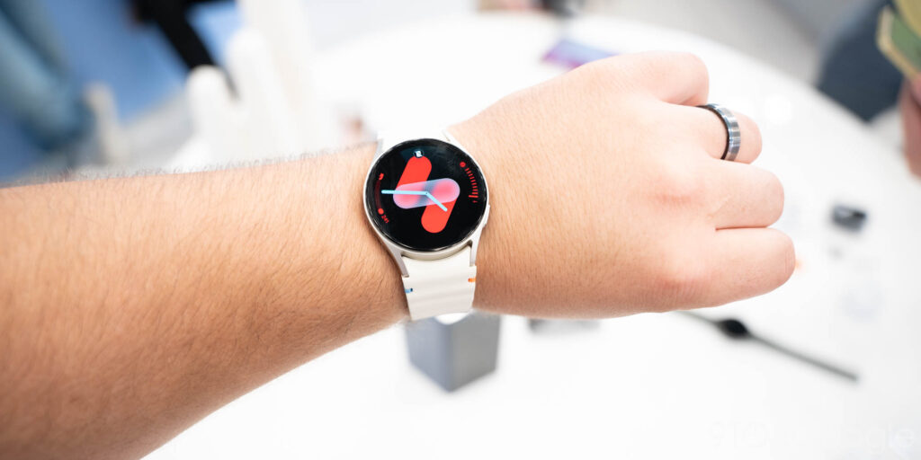 Deals: Galaxy Watch 7 $184, Samsung Smart Monitor + $300 Amazon credit, Moto razr+ 2025 $200 off, more