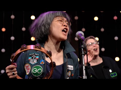 Tsunami – Academy Fight Song (with Ida) (Live on KEXP)