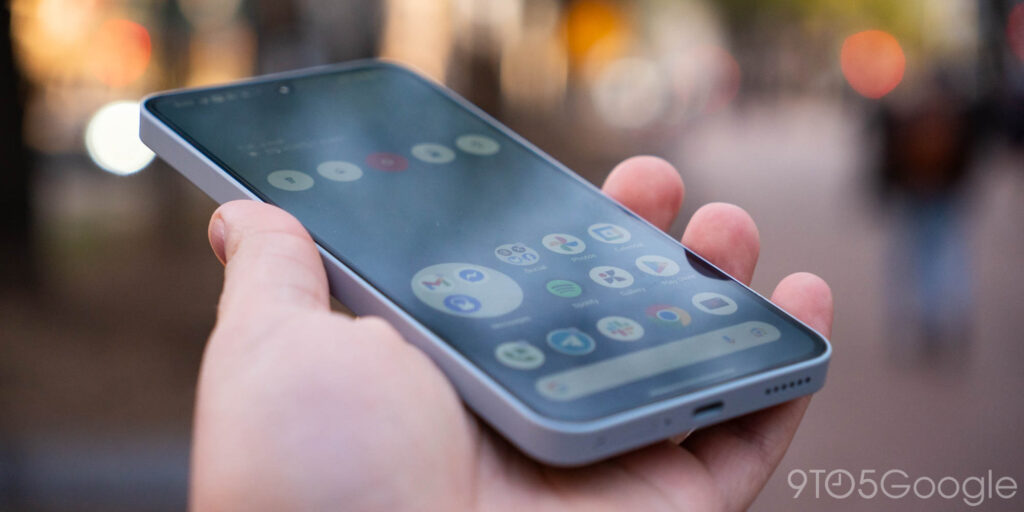 Nothing Phone (3) may have a bigger battery and faster charging than Galaxy or Pixel