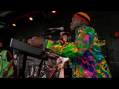 WITCH – Queenless King (Live on KEXP)